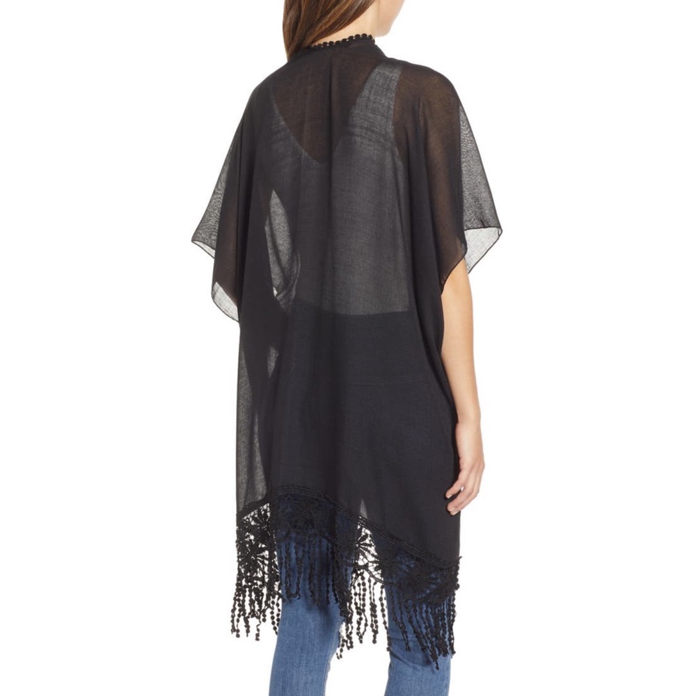 Hinge Lace Trim Ruana - Picture 5 of 7